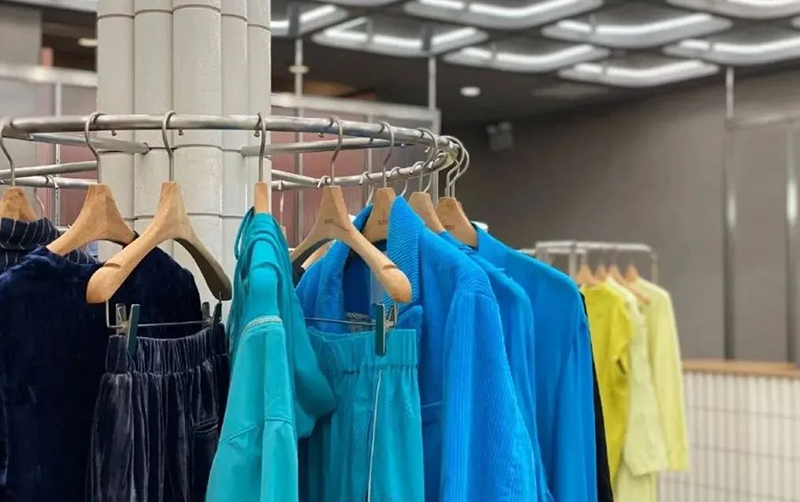 闭店潮持续，上半年8家上市女装共计净关店290家